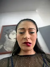 _Bella-Office1 webcam model stream image