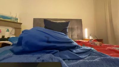 Julou33 webcam model stream image