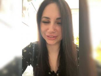Y_Leiki webcam model stream image