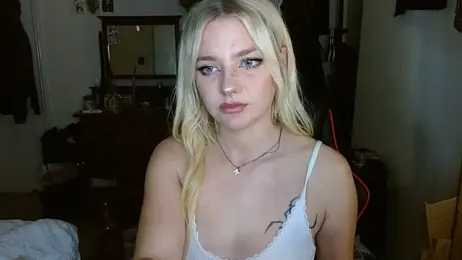 April_LoveUK webcam model stream image