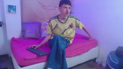 iam_lukas__ webcam cam4 model stream image