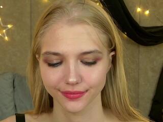 Chloe Lins webcam model stream image