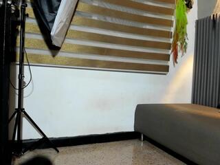 Hailey Velvet webcam model stream image