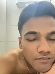 Dazzling_dude webcam model stream image