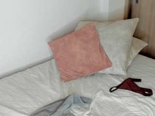 julycorreax webcam model stream image
