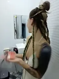 Unihornym webcam model stream image