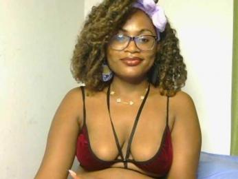 SassyAngels webcam bongacams model stream image