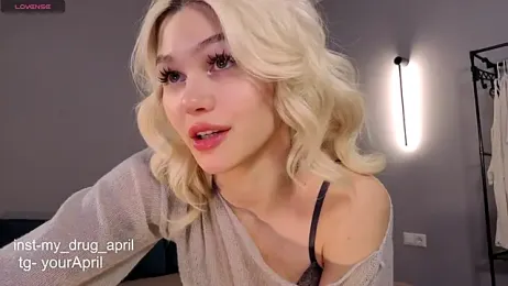 MyApril webcam model stream image