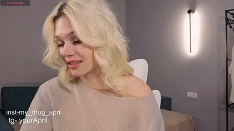 MyApril webcam model stream image