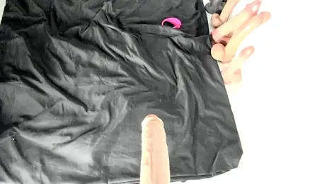 NaughtyLauraa webcam stripchat model stream image