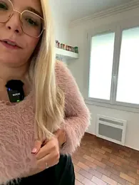 EmyLana webcam model stream image