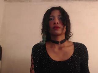 Petite Ariana webcam model stream image