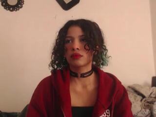 Petite Ariana webcam model stream image