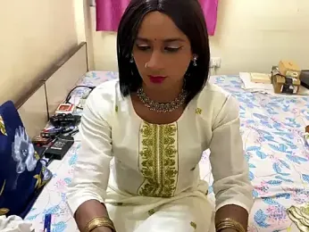 LuvLayla webcam model stream image