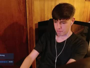 heyitsyourboy webcam model stream image