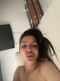 LeslyJouretdy webcam model stream image