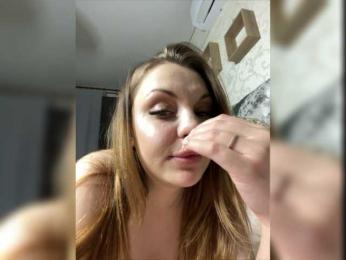Sweetlilya webcam model stream image