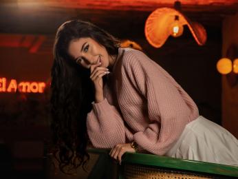 NinaRussi webcam model stream image