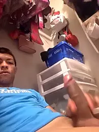 Yoko0381 webcam model stream image