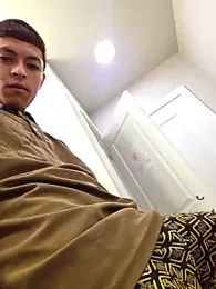 Yoko0381 webcam model stream image