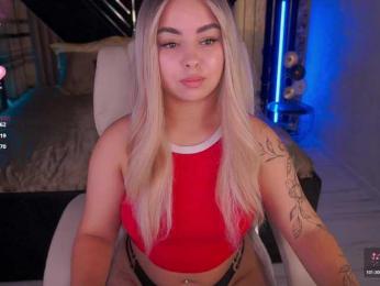 SusieWood webcam model stream image