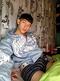 heyy_noah11 webcam model stream image