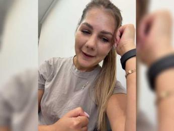 ValeriA98 webcam model stream image