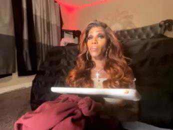 luvvlee webcam model stream image