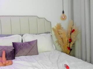 Avelyn Royce webcam model stream image