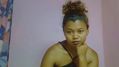 Emiehot webcam model stream image