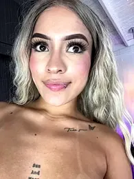 MystiqueXXX webcam model stream image