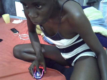 Nunu-30 webcam model stream image