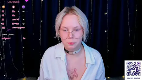 girlllsooft webcam model stream image