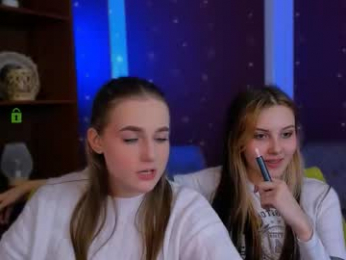 aria_moo webcam model stream image