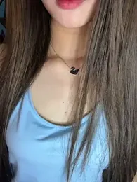 Yiyina_17 webcam stripchat model stream image