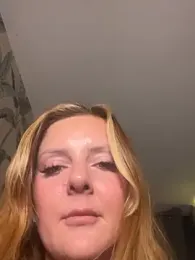 FlissBelle webcam model stream image