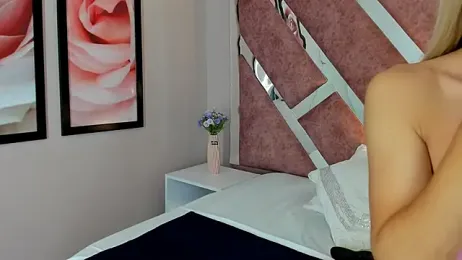 MaxiRogers webcam model stream image