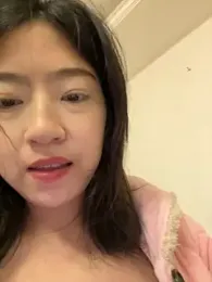 Olivia-l webcam model stream image