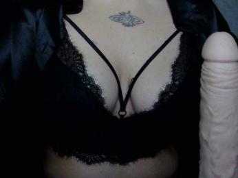 Alikaiwolf webcam model stream image