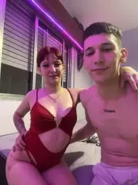 Foxxyice webcam model stream image