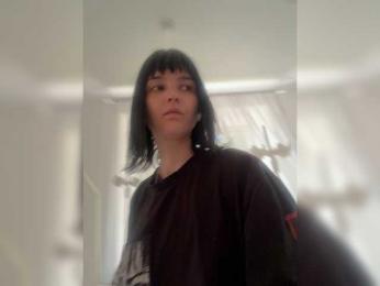 DeadDollz webcam model stream image