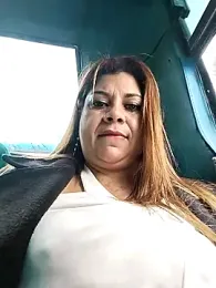 Laura-Hernandez webcam model stream image