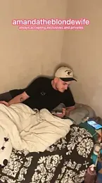 amandatheblondewife webcam stripchat model stream image