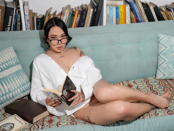 LunaSilvestre webcam model stream image