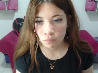 scarlet-redhead webcam model stream image