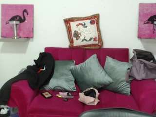 scarlet-redhead webcam model stream image