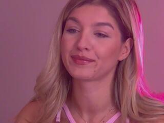 Ova Parlow webcam model stream image