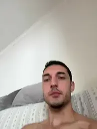 Mikl360 webcam model stream image