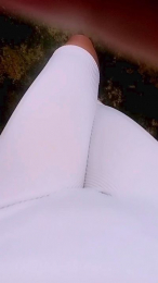 Scarlett_pee webcam model stream image