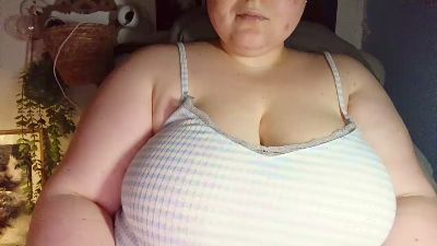 Queennie webcam model stream image
